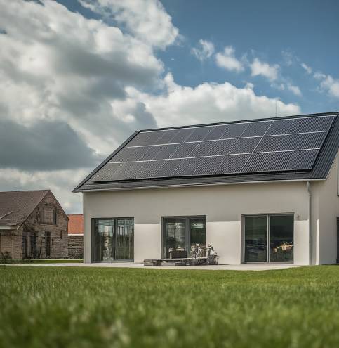 High,Quality,Editorial,Photo,,New,Suburban,House,With,A,Photovoltaic